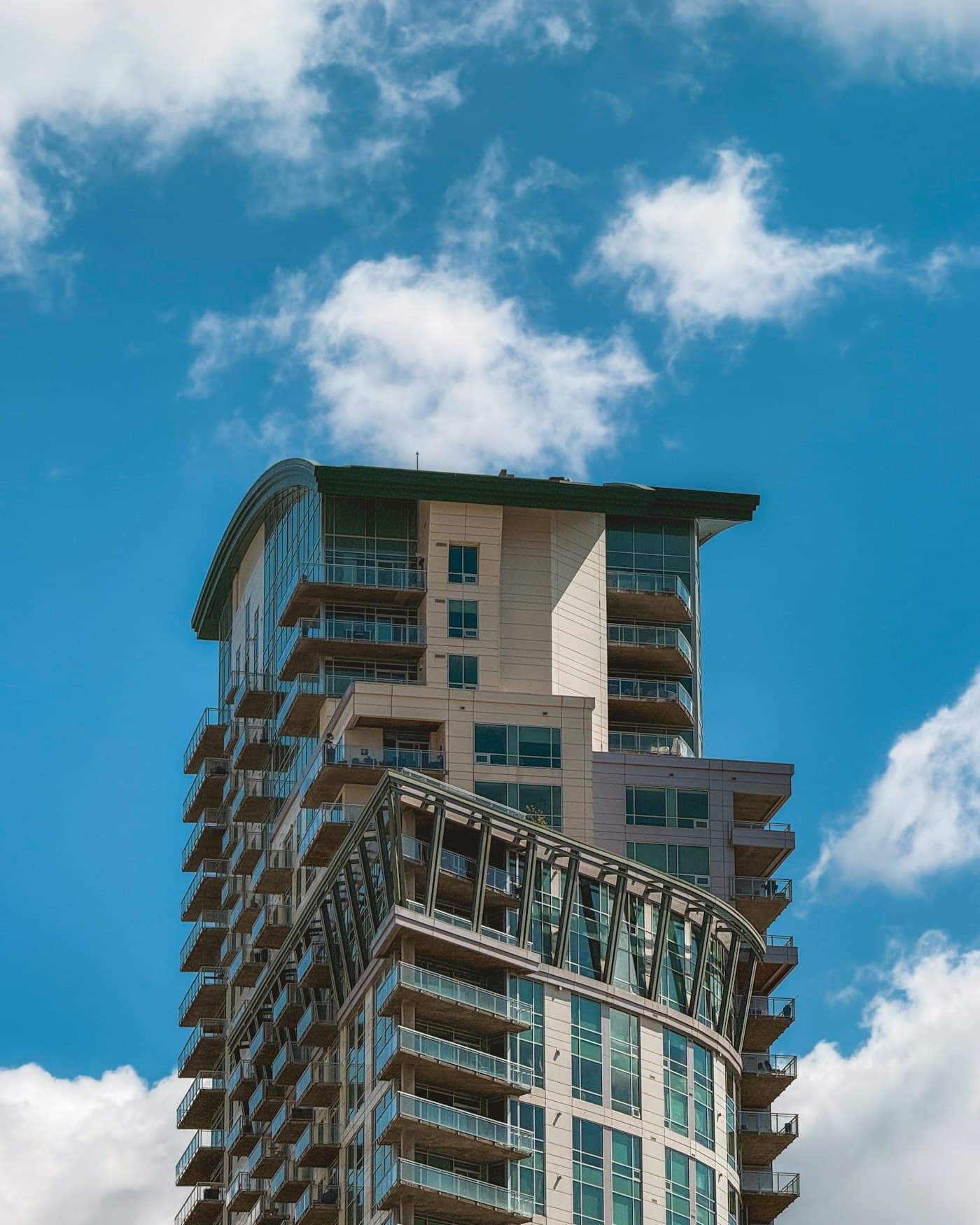 Apartamento novo de 3 dormitórios no Alto da Boa Vista